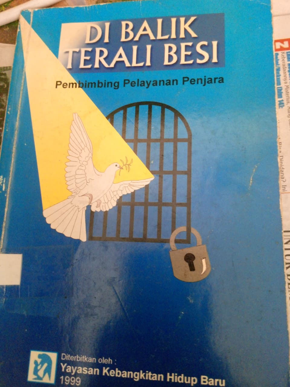 Di Balik Terali Besi